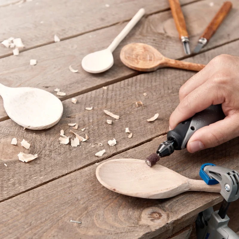 Dremel Stylo+ 2050-15 Multifunktionswerkzeug 9 Watt ( F0132050JM ) + 15 tlg. Zubehörset