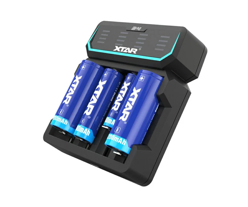 Xtar D4 – Vier-Schacht Ladegerät für Lithium Ionen Akkus mit integriertem Netzteil