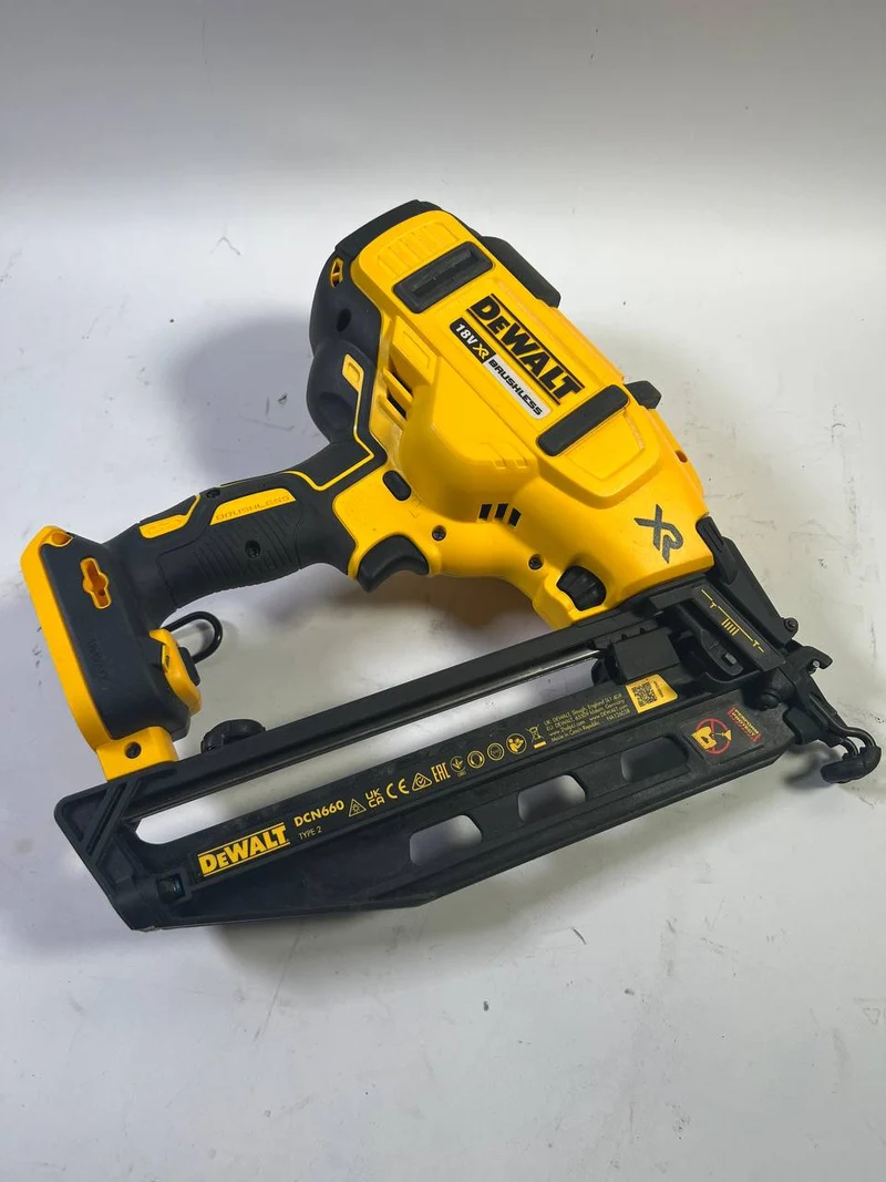 DeWalt DCN 660 N Akku Nagler 18V 32 - 63mm Brushless Solo - „Herstellergeprüft & überholt“