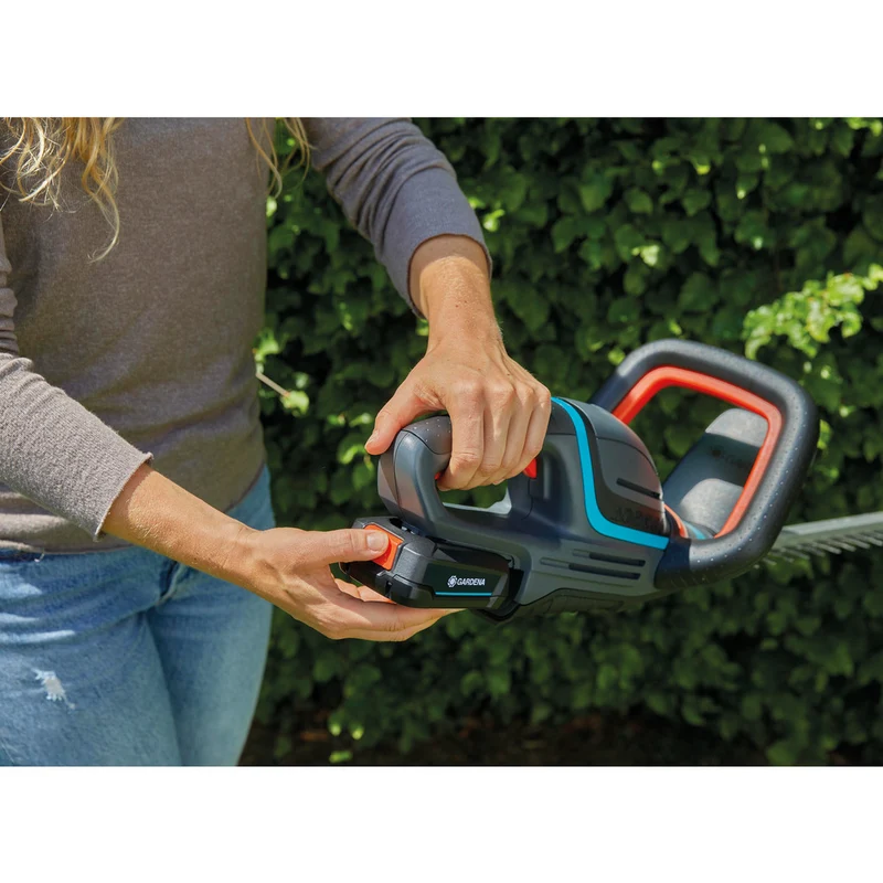 Gardena Akku-Heckenschere ComfortCut 50/18V-P4A / Ready-To-Use Set