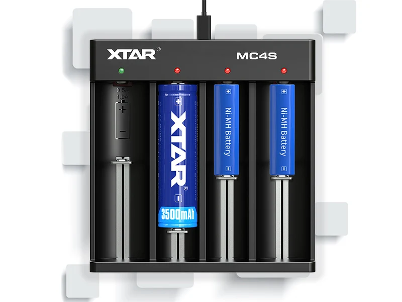 Xtar MC4S – kompaktes 4-Schacht Ladegerät für Li-Ion und Ni/MH Akkus