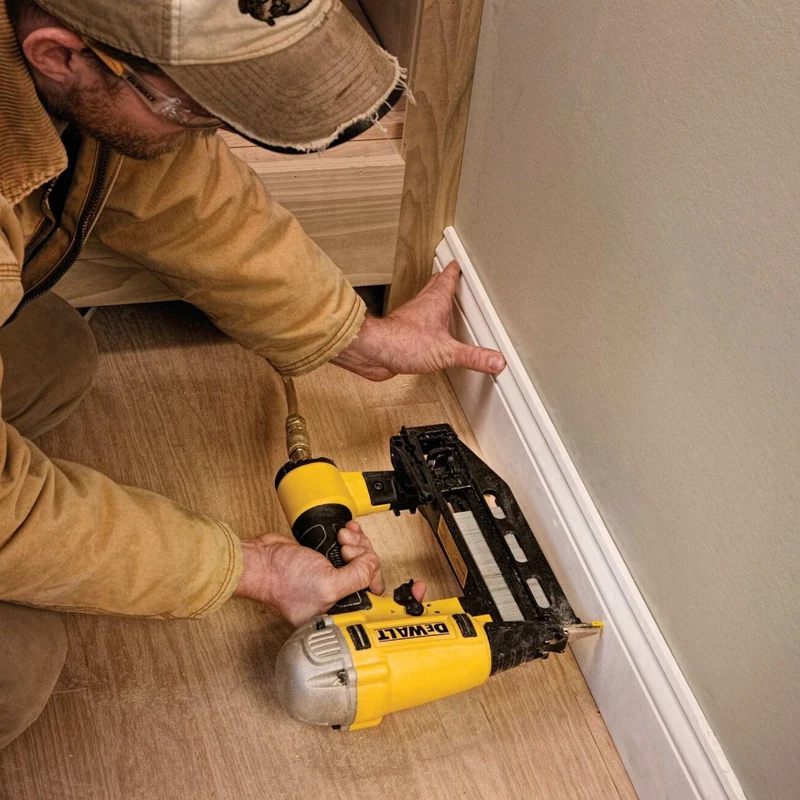 DeWalt DPN 1664 PP Druckluft Stauchkopfnagler 18 - 64 mm + Koffer
