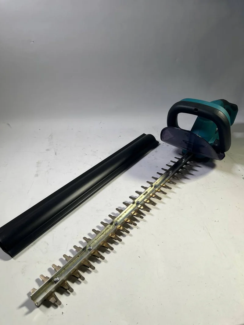 Makita DUH 523 Z 18V Li-Ion Akku Heckenschere mit 52 cm Schnittlänge Solo - Stark Gebraucht