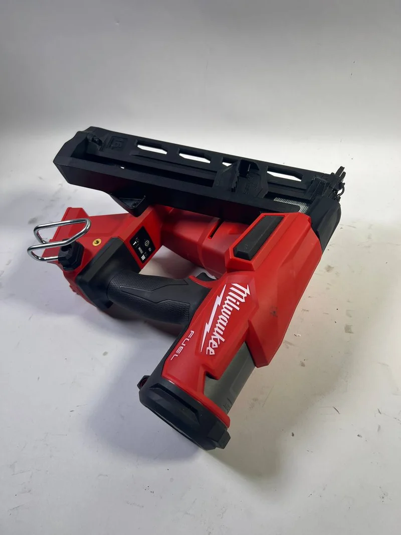 Milwaukee M18 FN16GA-0 Akku Nagler 18 V 32 - 64 mm Brushless Solo - ohne Akku, ohne Ladegerät