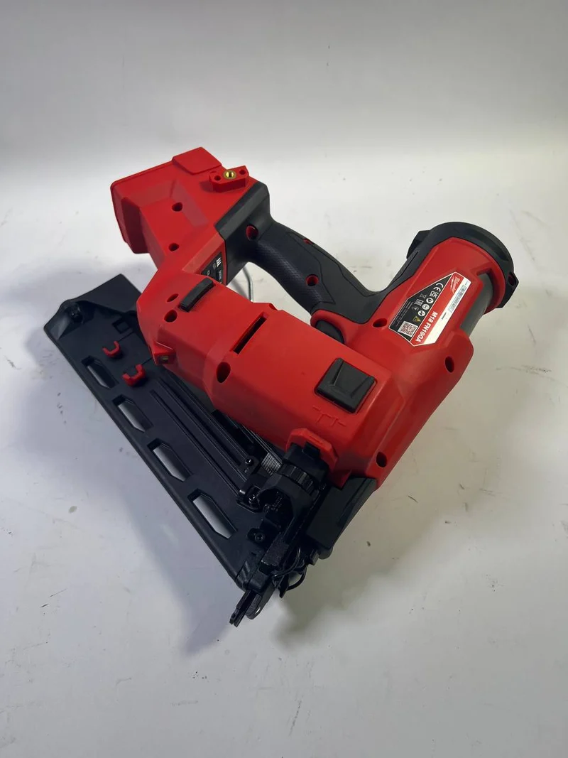Milwaukee M18 FN16GA-0 Akku Nagler 18 V 32 - 64 mm Brushless Solo - ohne Akku, ohne Ladegerät