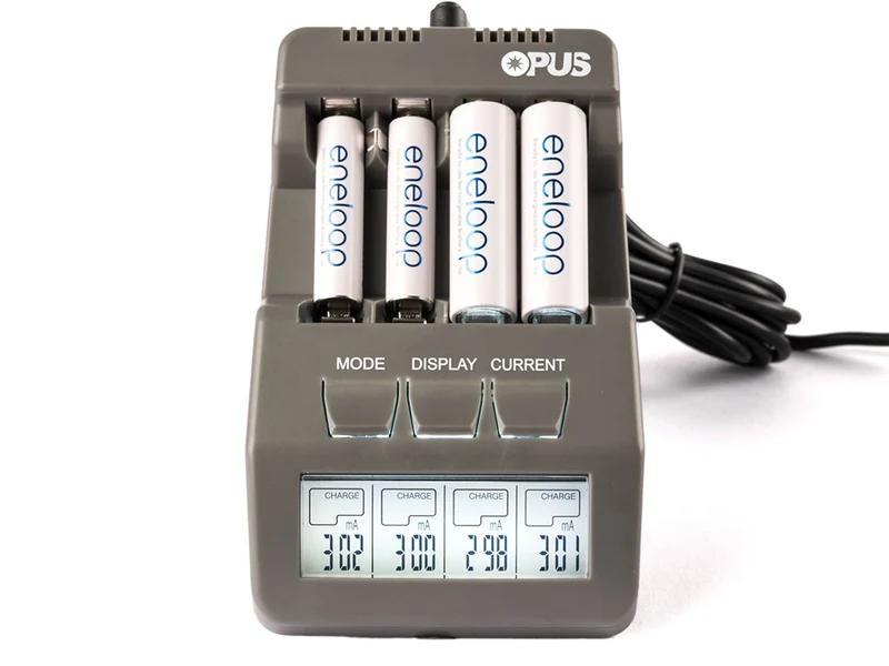 Opus BT-C700 intelligentes Ladegerät für AA/AAA, NIMH, NiCd Akkus