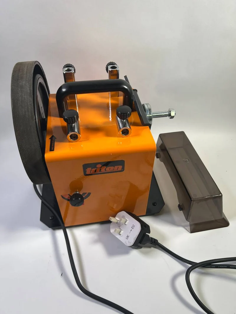 Triton TWSS10 Nass Schleifmaschine 120 Watt 220 Körnung + Zubehör - Ersatzteil/Defekt