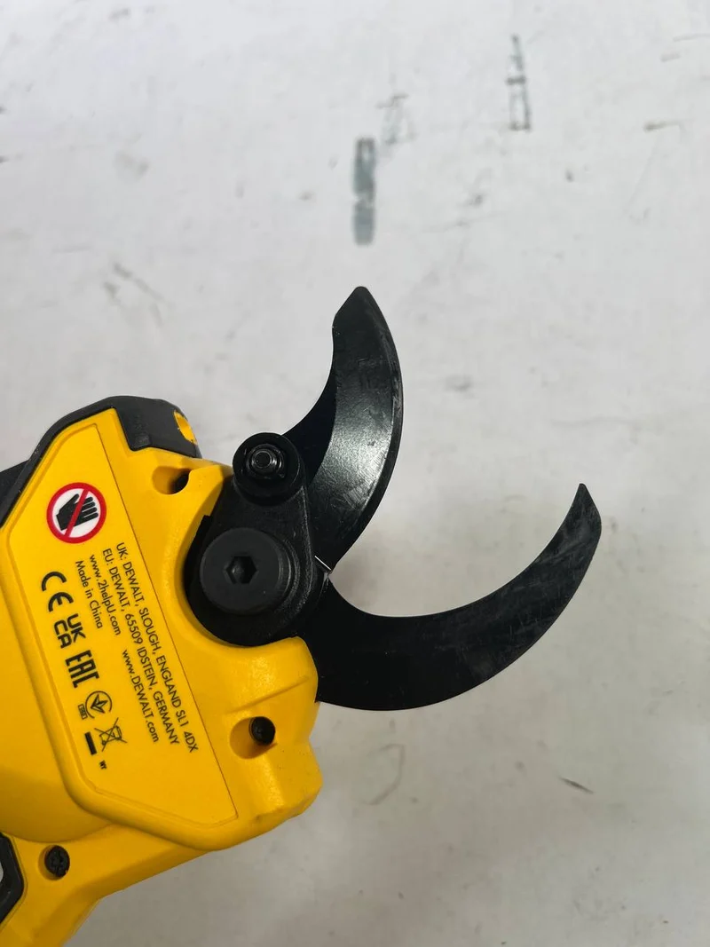 DeWalt DCMPP 568 N Akku Astschere 18 V 38 mm Solo - Neuwertig