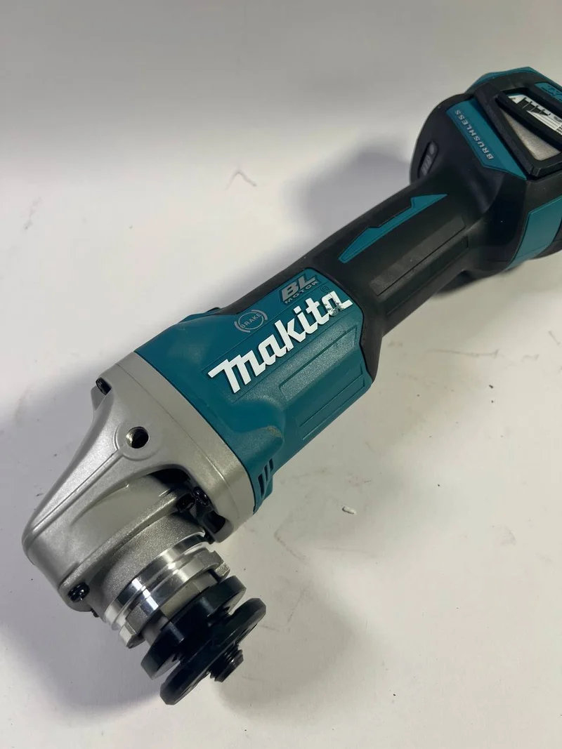 Makita DGA 513 Z Akku Winkelschleifer 18 V 125 mm Brushless - Beschädigt
