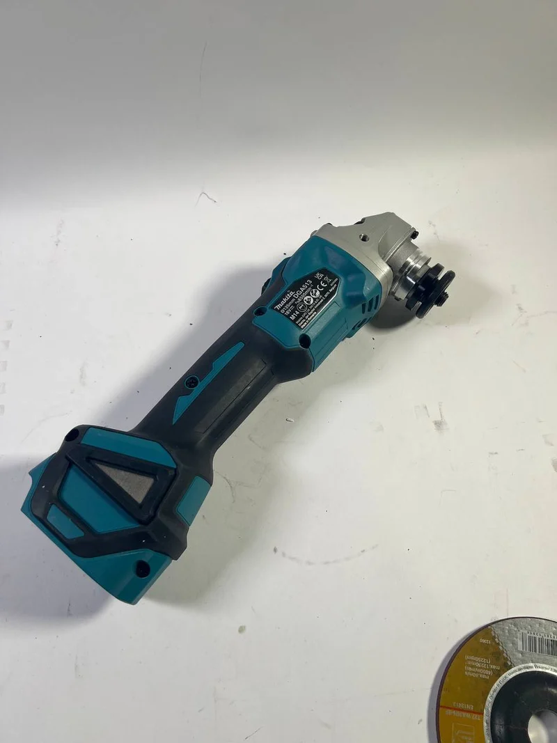 Makita DGA 513 Z Akku Winkelschleifer 18 V 125 mm Brushless - Beschädigt