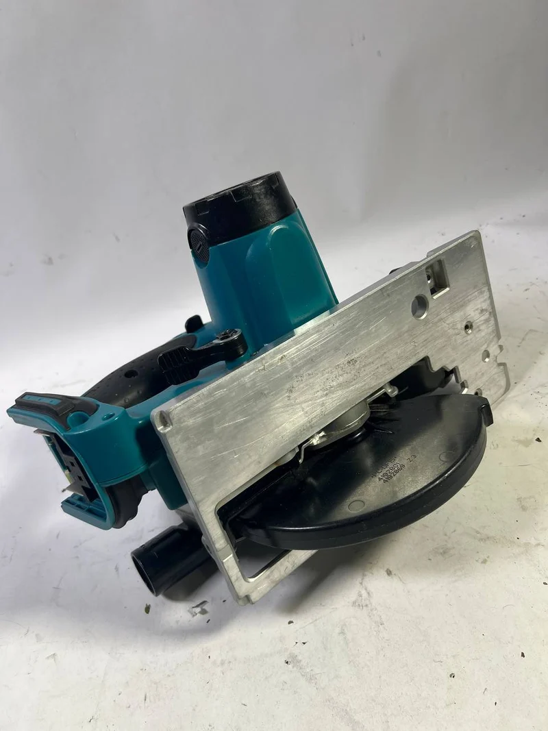 Makita DSS 610 Z Akku Handkreissäge 18 V 165 mm Solo - „Herstellergeprüft & überholt“