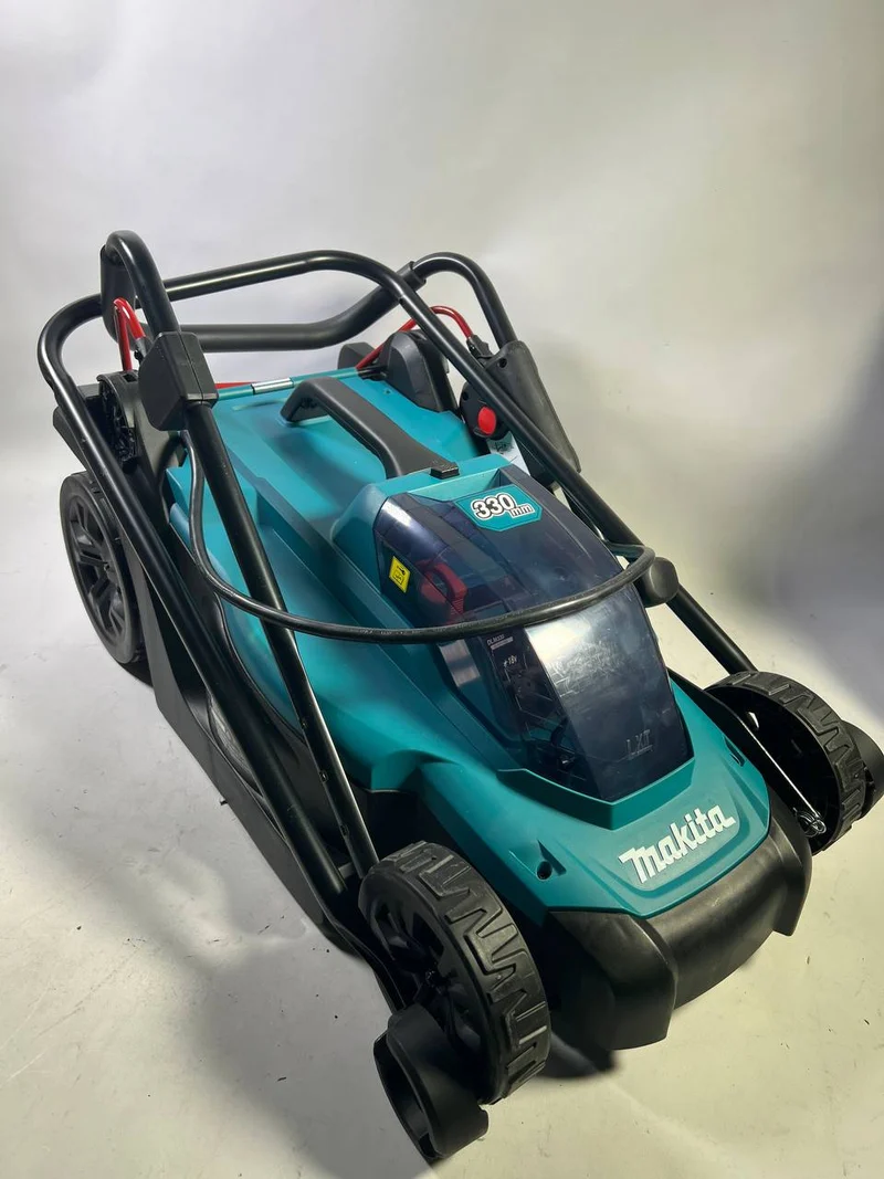 Makita DLM 330 Z Akku Rasenmäher 18 V 33 cm 30 l Solo - Reparaturgerät