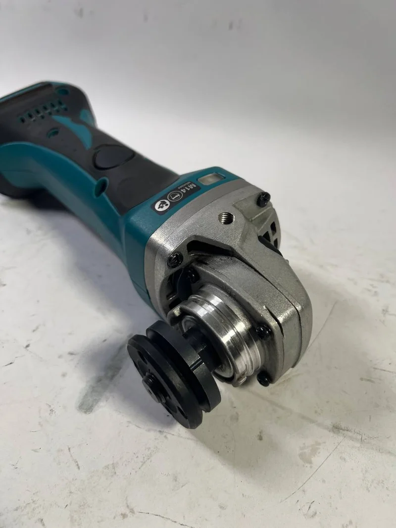 Makita DGA 452 Z 18 V Li-ion 115 mm Akku Winkelschleifer - Reparaturgerät
