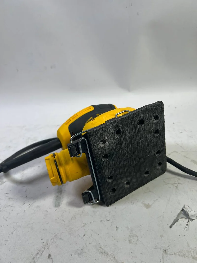 DeWalt DWE 6411-QS Schwingschleifer 230 Watt Klettfix 108 x 115 mm + Staubsack - Gebraucht