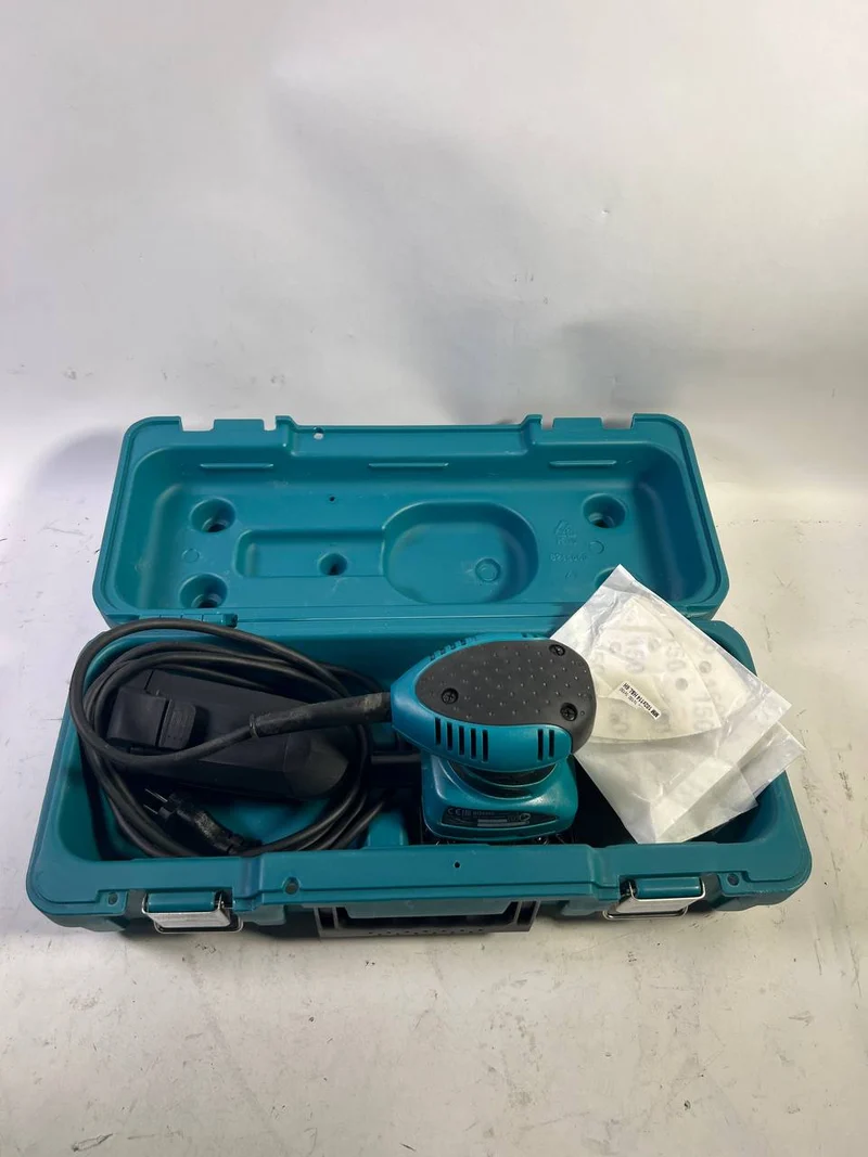 Makita BO 4565 K Schwingschleifer inkl. Schleifpapier-Set. im koffer - Gebraucht