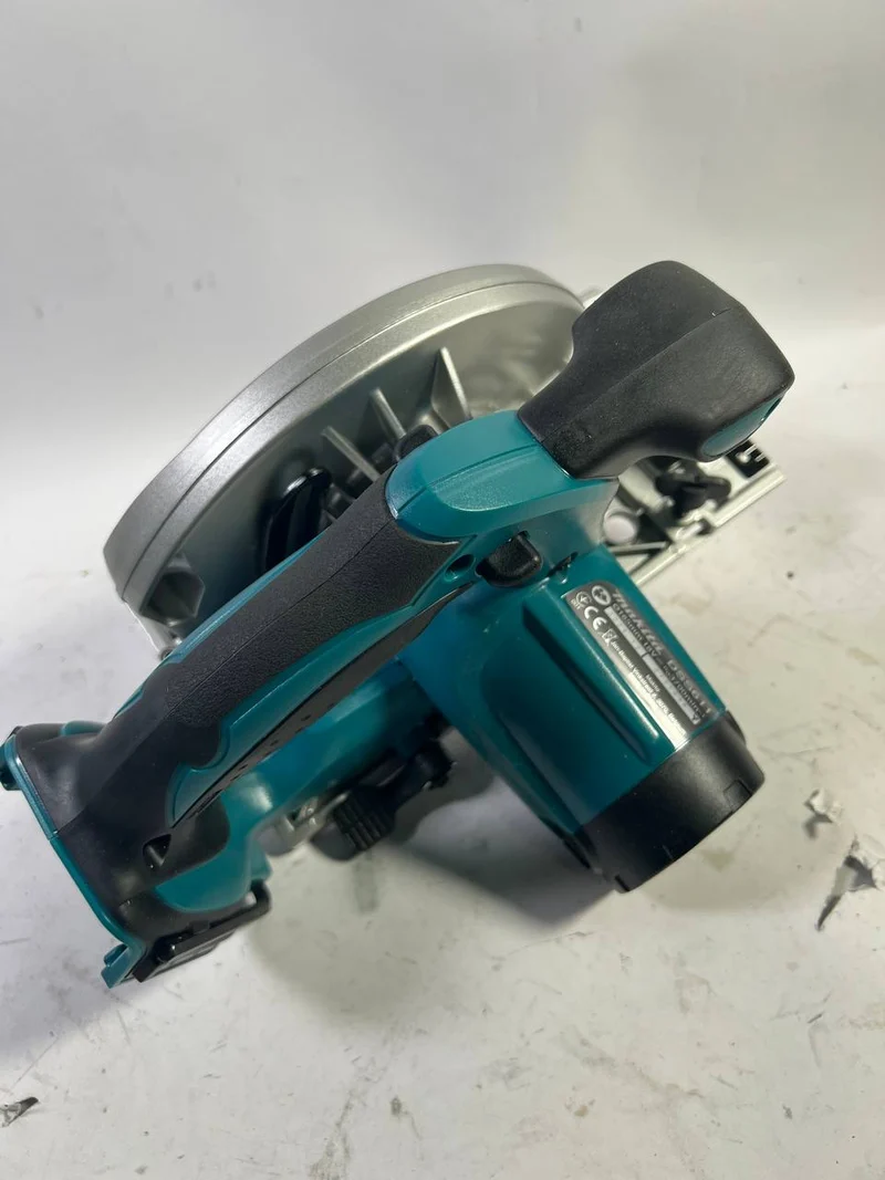 Makita DSS 611 Z 18V Li-Ion Akku Handkreissäge - Leicht Gebraucht