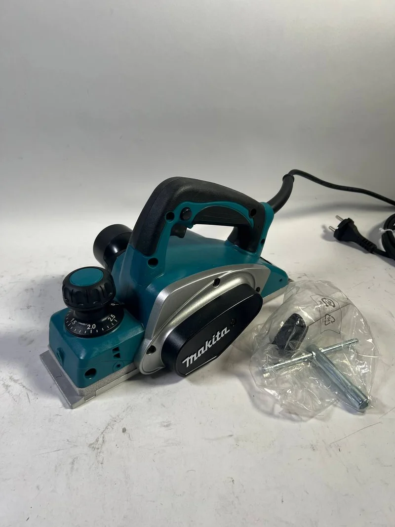 Makita KP 0800 Falzhobel Elektrohobel Hobel 620 W 82 mm - Neuwertig