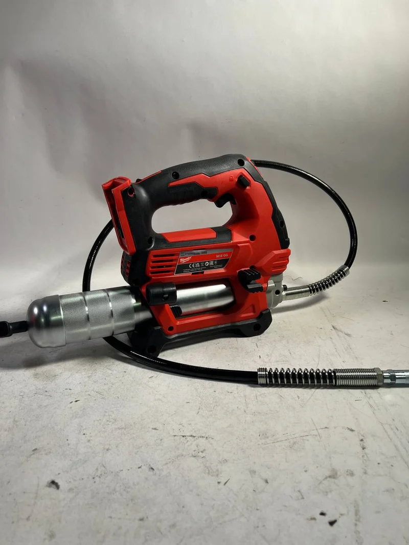 Gebraucht-Milwaukee M18 GG-0 18 V Li-Ion Akku Fettpresse Solo - Beschädigt