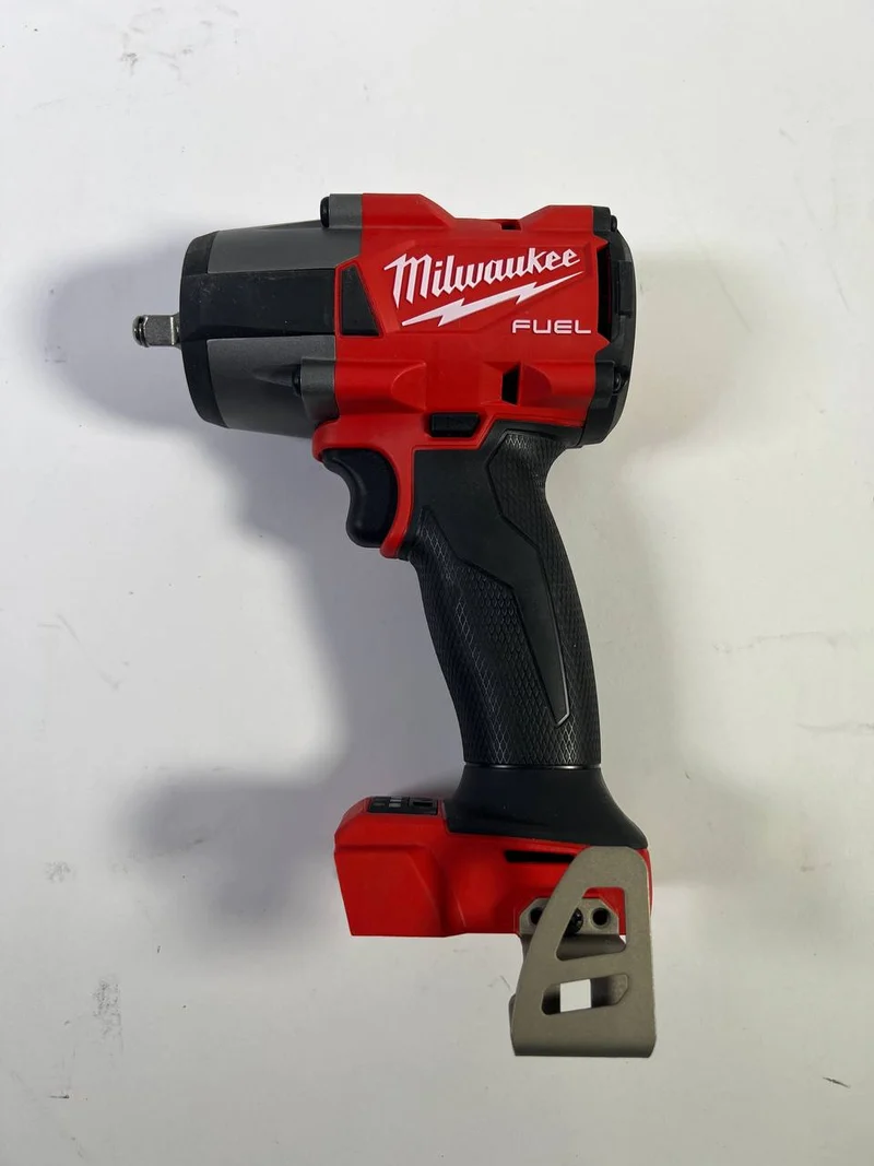 Milwaukee M18 FMTIW2F38-0 Akku Schlagschrauber 18 V 745 Nm 3/8" Brushless Solo - ohne Akku, ohne Ladegerät - Leicht Gebraucht