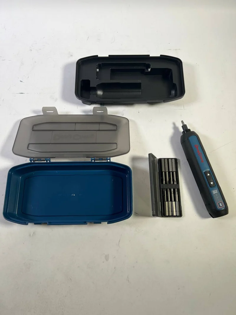 DongCheng Mini Akkuschrauber, 4V Akkuschrauber klein, 2000 mAh Lithium-Ionen-Akku, 3 Drehmoment, max. 5Nm, LED-Licht, 8-tlg. - Neuwertig