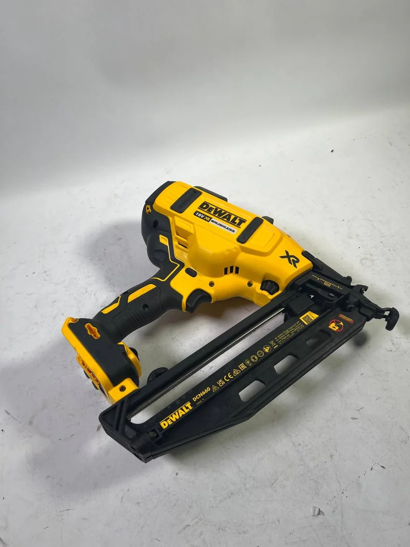 DeWalt DCN 660 N Akku Nagler 18V 32 - 63mm Brushless Solo - Reparaturgerät