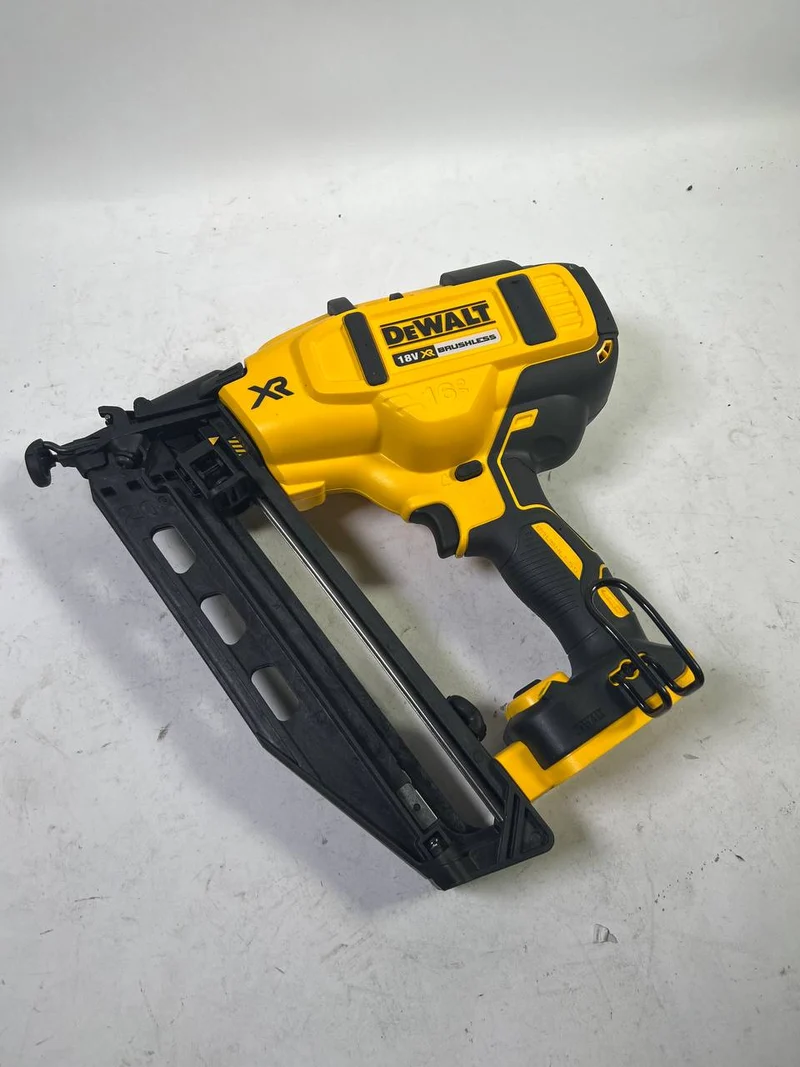 DeWalt DCN 660 N Akku Nagler 18V 32 - 63mm Brushless Solo - Reparaturgerät