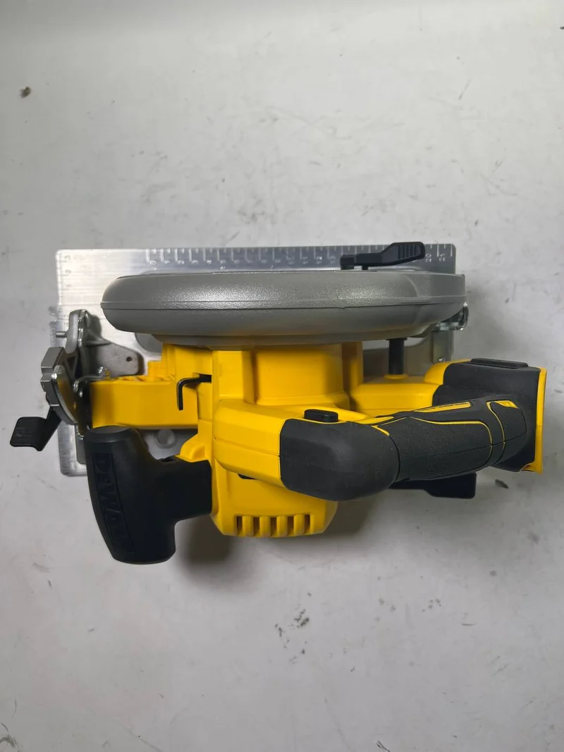 DeWalt DCS 570 N Akku Handkreissäge 18 V 184 mm Brushless Solo - „Herstellergeprüft & überholt“
