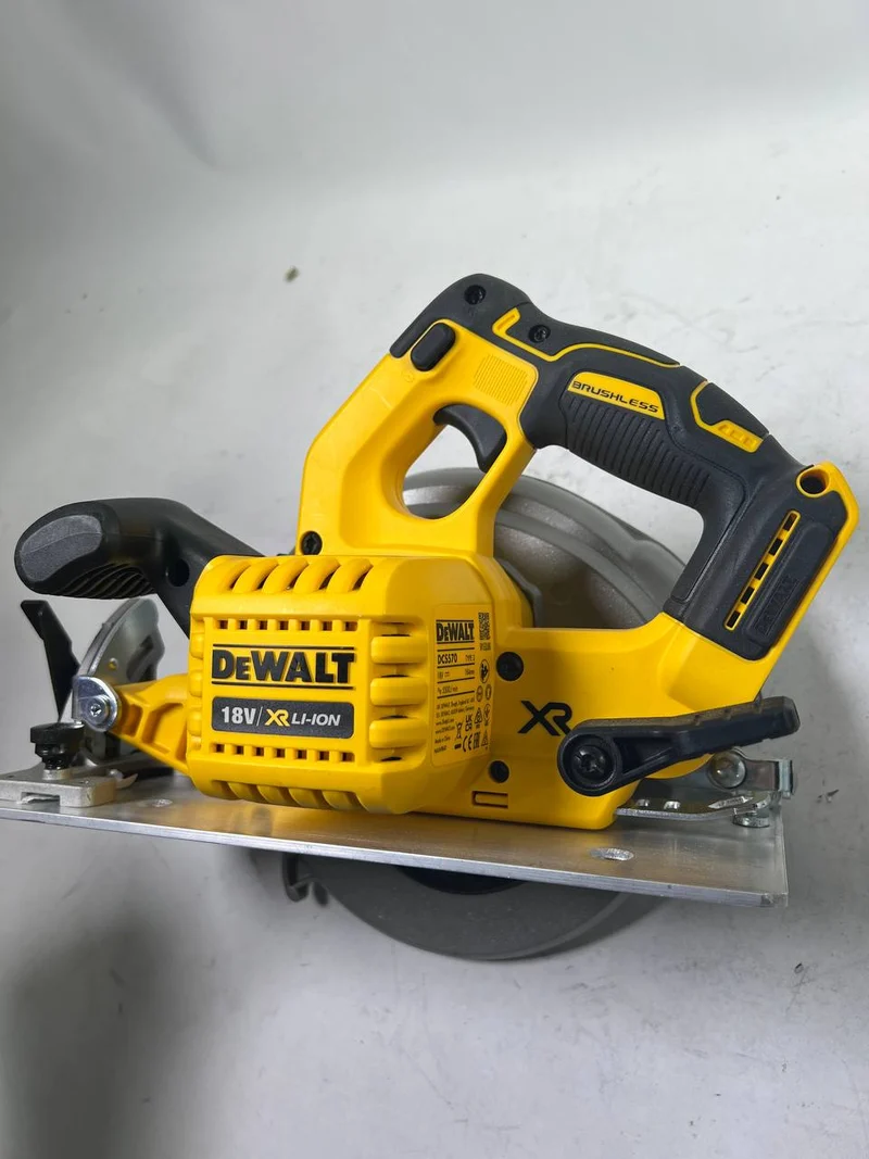 DeWalt DCS 570 N Akku Handkreissäge 18 V 184 mm Brushless Solo - „Herstellergeprüft & überholt“