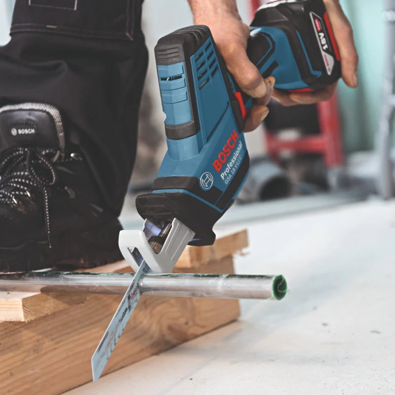 Bosch GSA 18V-LI C Professional Akku Reciprosäge Säbelsäge 18 V + 1x Akku 2,0 Ah - ohne Ladegerät