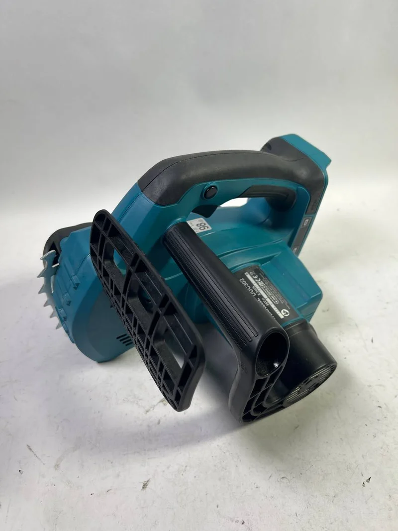 Makita DUC 302 Z Akku Kettensäge 36V (2x18V) 30 cm - Reparaturgerät
