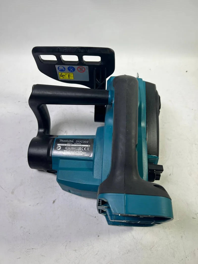 Makita DUC 302 Z Akku Kettensäge 36V (2x18V) 30 cm - Reparaturgerät