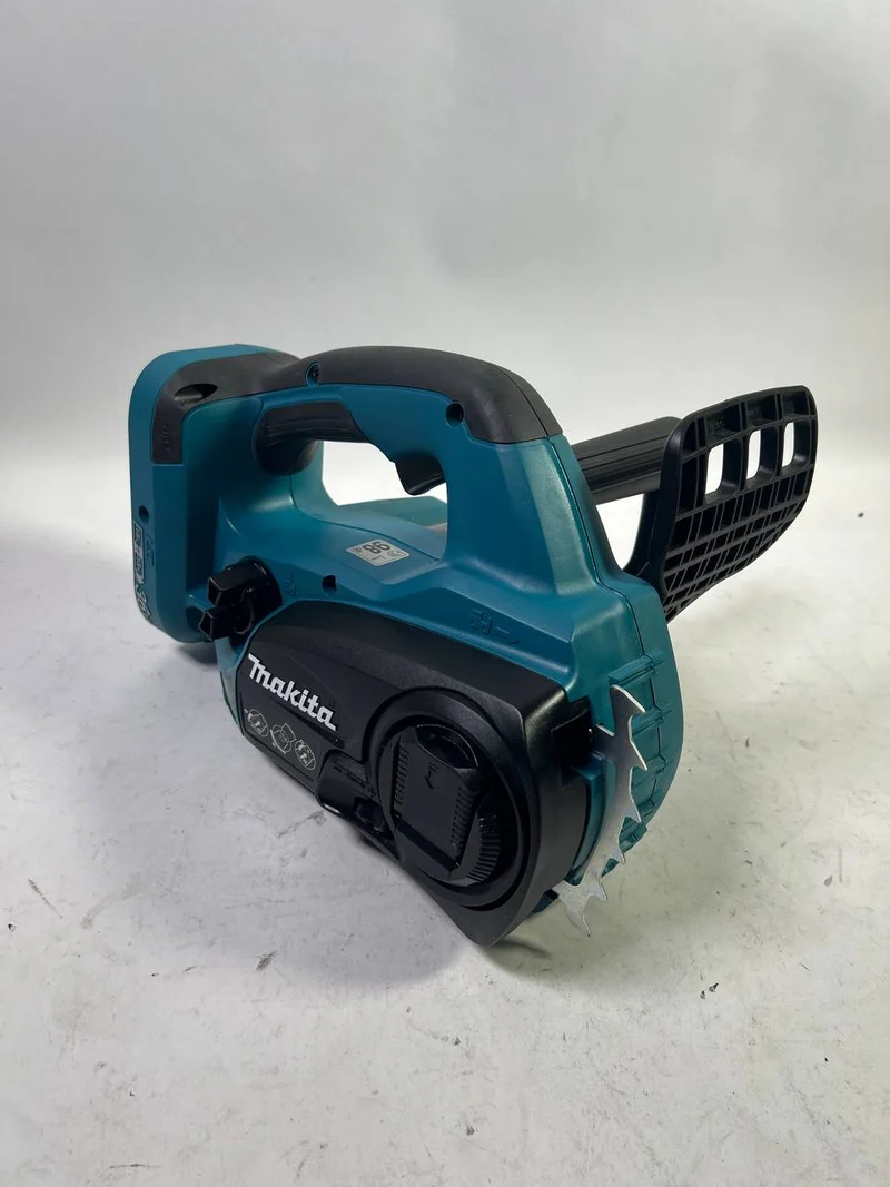 Makita DUC 302 Z Akku Kettensäge 36V (2x18V) 30 cm - Reparaturgerät