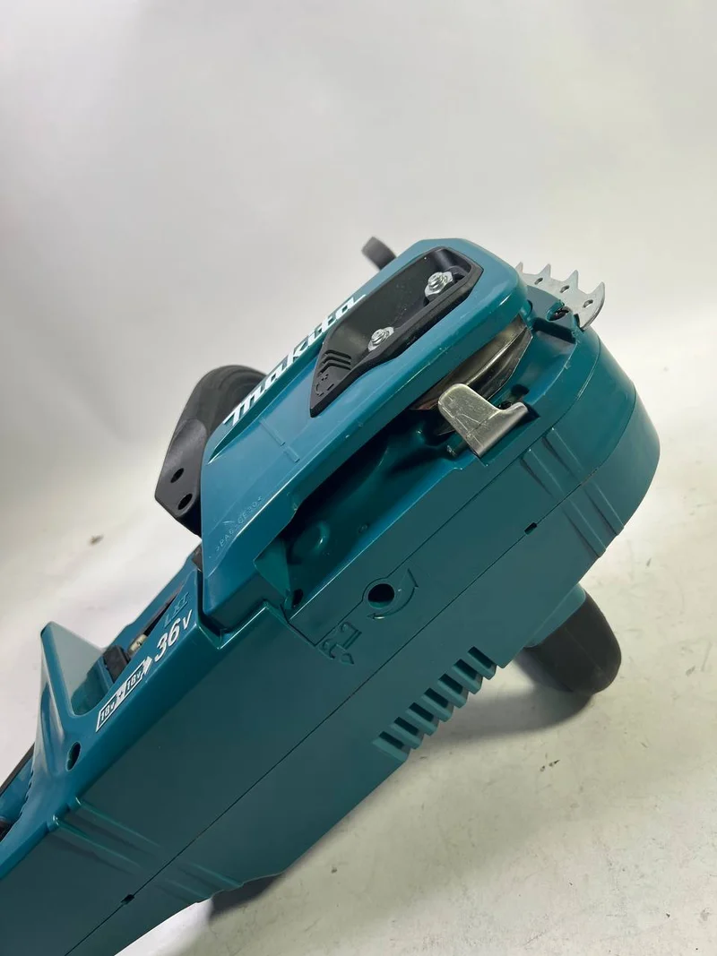 Makita DUC 355 Z Akku Kettensäge 36V ( 2x18V ) Brushless 35 cm - „Herstellergeprüft & überholt“