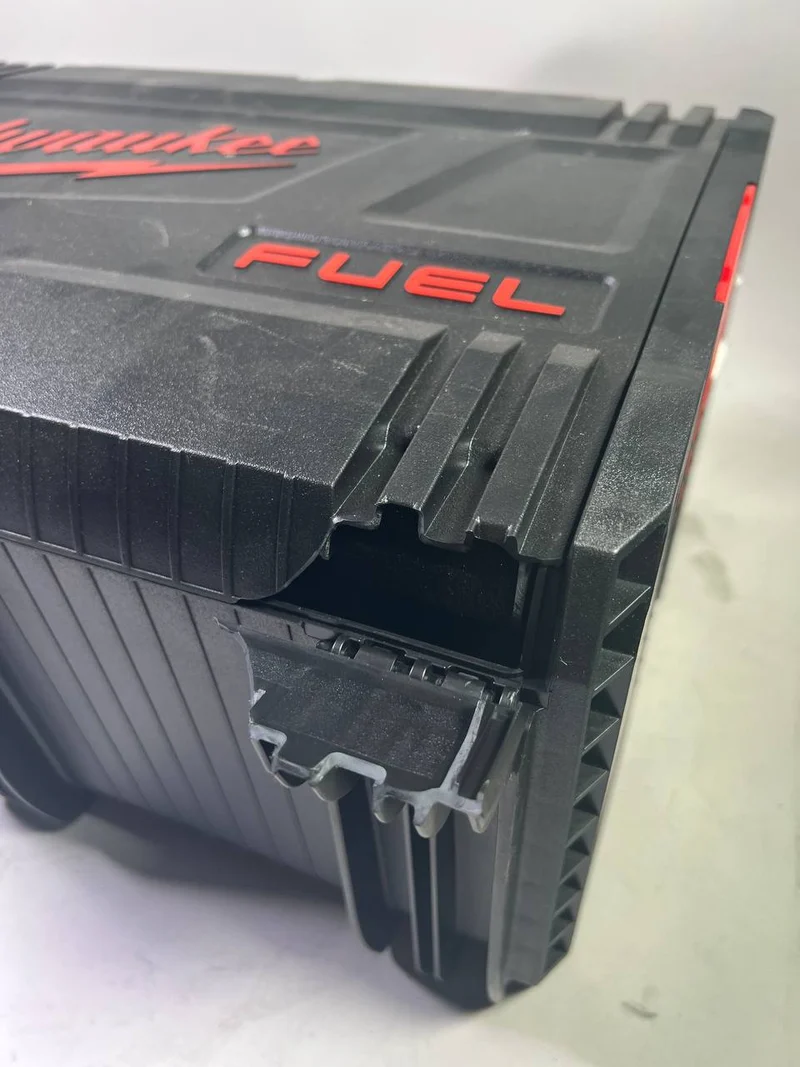 Milwaukee M18 ONEFHX-0X Akku Kombihammer 18V 2,5 J SDS-Plus + HD-Box - Beschädigt