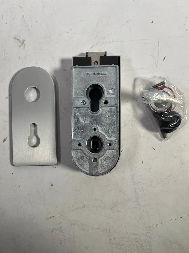 DORMA-GLAS Glastürschloss STUDIO Rondo Leichtmetall silber eloxiert ( 3000254471 ) - Leicht Gebraucht