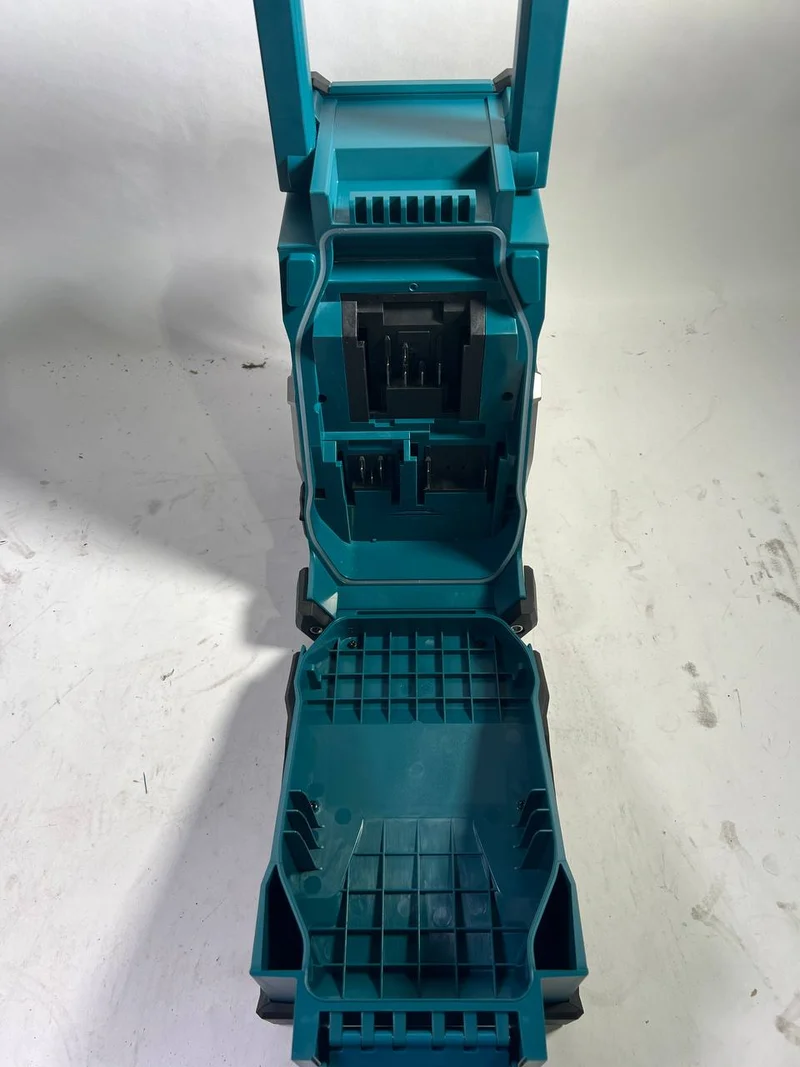 Makita MR 002 GZ Akku Radio 12 V - 40 V max CXT LXT XGT FM 3,5 mm AUX USB IP65 Solo - Unvollständig