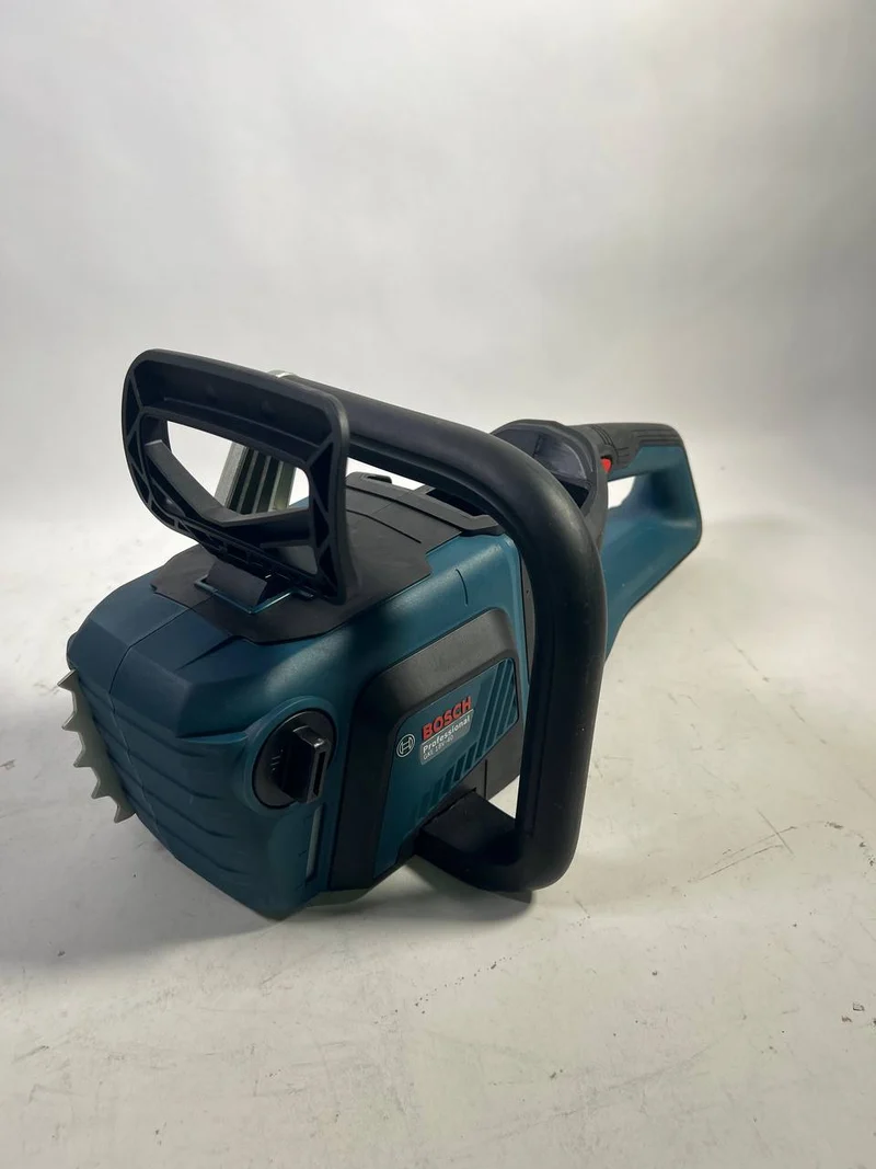 Bosch GKE 18V-40 Professional Akku Kettensäge 18 V 40 cm Brushless ( 06008D3000 ) Solo - ohne Akku, ohne Ladegerät - Reparaturgerät