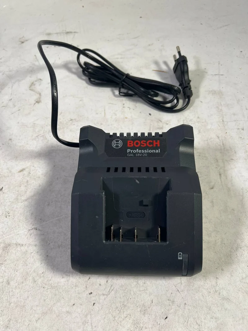 Bosch GAL 12V-40 Professional Schnell Ladegerät für 12V Akkus ( 1600A019R3 ) - Gebraucht