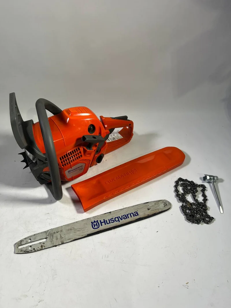 Husqvarna 130 Mark II Benzin Kettensäge 1,5 kW 38 cm³ 40 cm ( 967108402 ) Stark Gebraucht