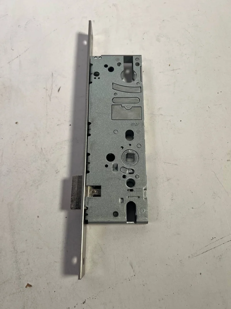 BKS Rohrrahmen-Einsteckschloss B 1314 PZ 24/45/92/8 mm DIN links / rechts ( 3000253049 ) - Gebraucht