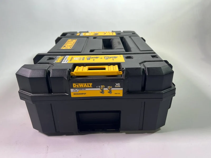 DeWalt Werkzeug Koffer TSTAK für DeWalt Akkuschrauber 18 V für 3,0 / 4,0 / 5,0 AH Akkus - Neuwertig