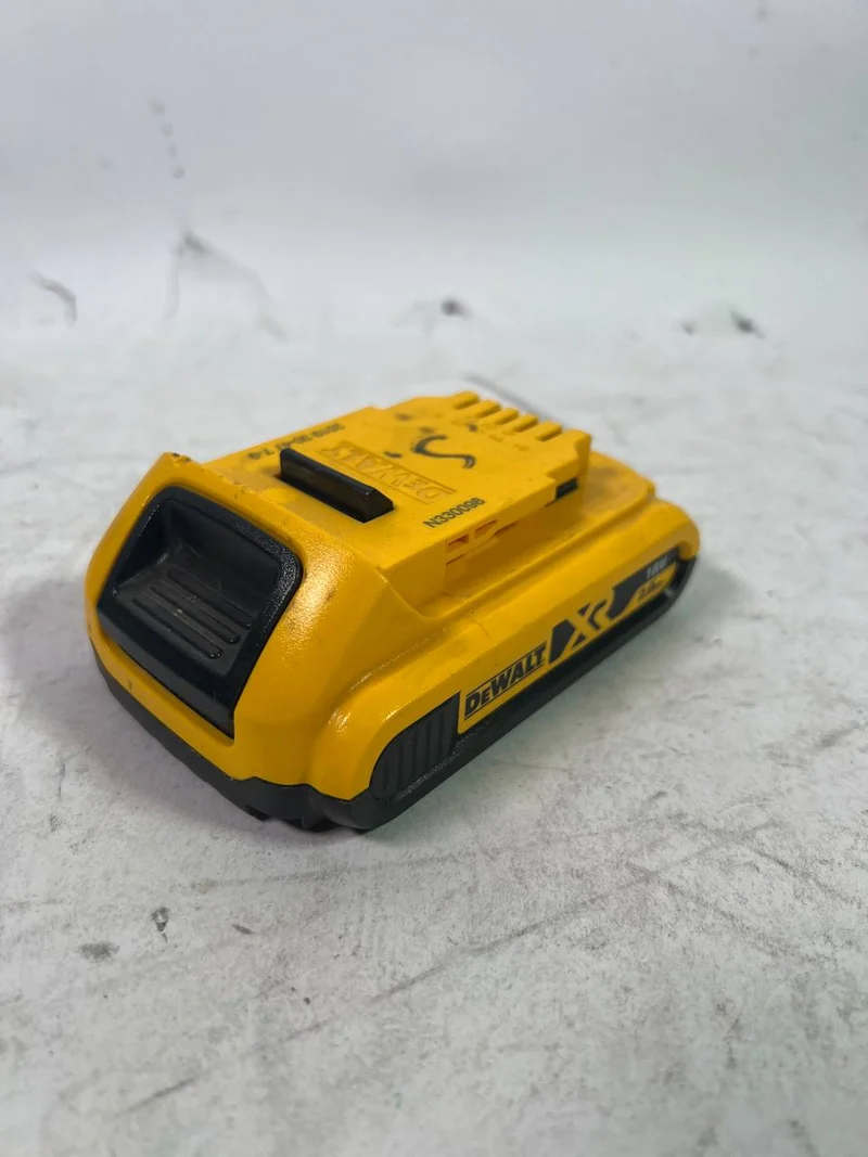 DeWalt DCB 183 Akkupack 18 V 2,0 Ah / 2000 mAh XR Li-Ion Akku - mit Ladestandanzeige - Gebraucht