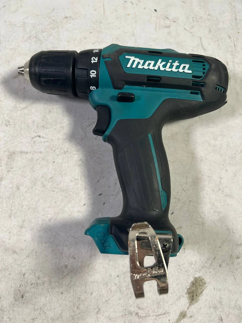 Makita DF331DZ Solo - Stark Gebraucht
