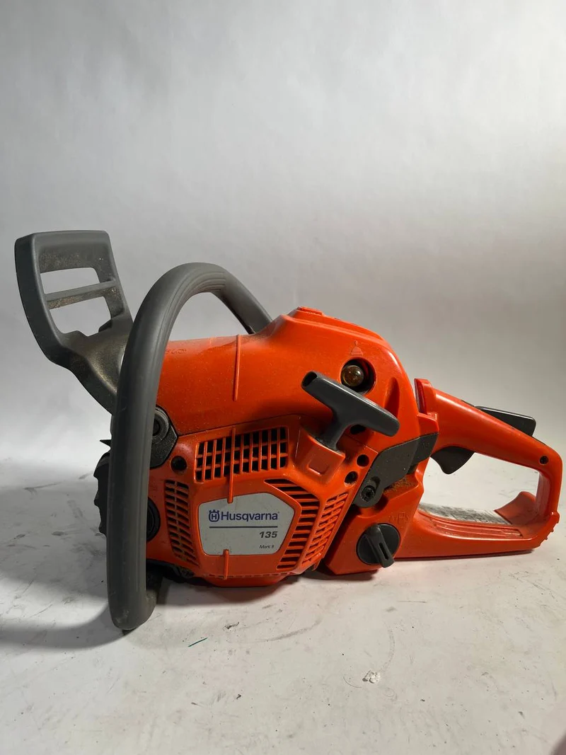 Husqvarna 135 Mark II Benzin Motorsäge Kettensäge 1,6 kW 35 cm 3/8" mini ( 967 86 18-14 ) - Ersatzteil/Defekt
