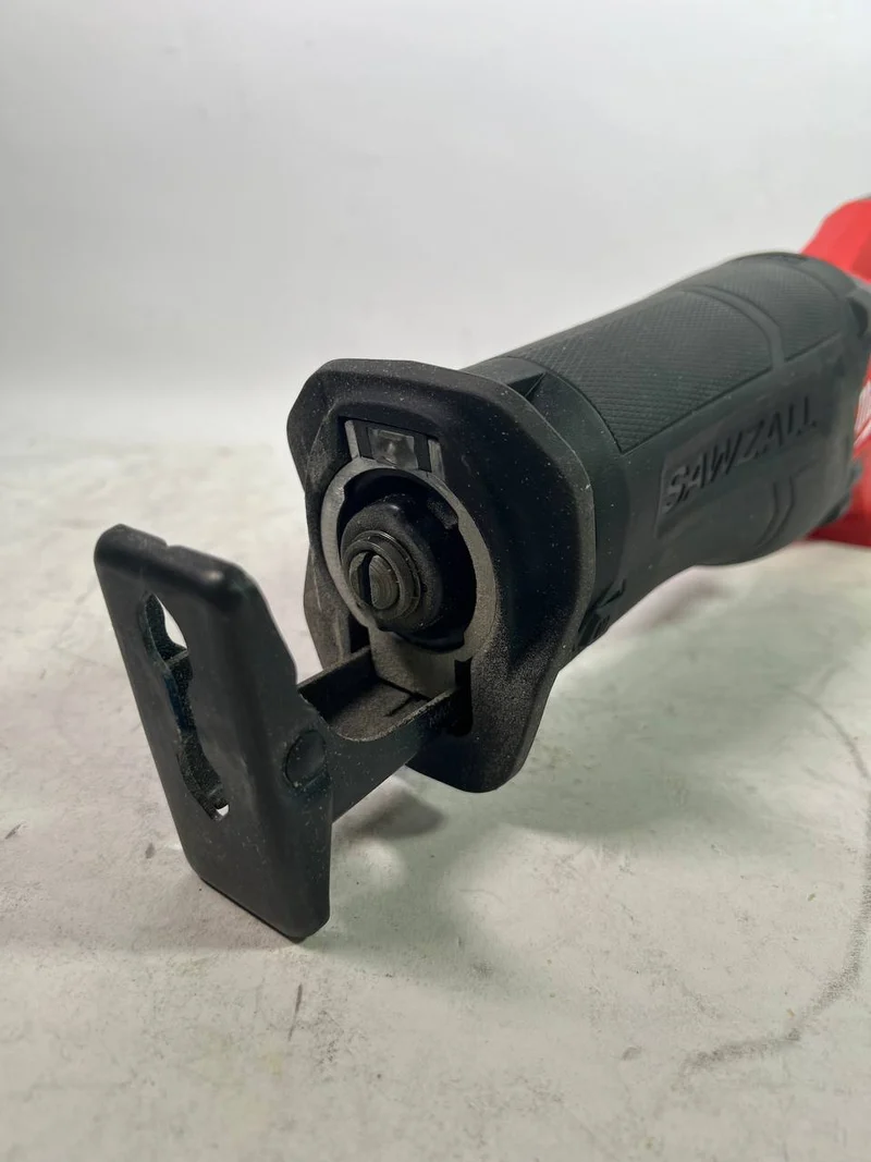 Milwaukee M18 FSZ-0 Akku Recipro Säbelsäge 18 V Brushless Solo - Leicht Gebraucht