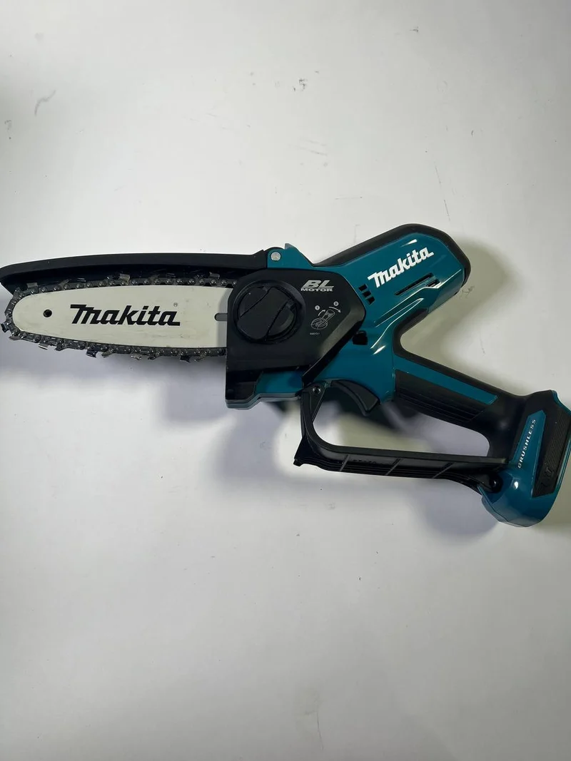 Makita DUC 150 Z01 Akku Kettensäge 18 V 15 cm Brushless Solo - Leicht Gebraucht