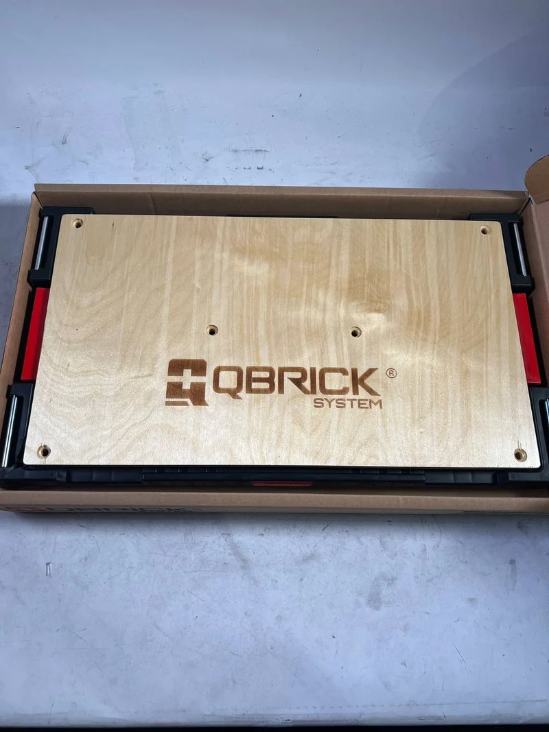 Qbrick System ONE Adapter Multi Work Platform Arbeitsplatte 580 x 325 x 70 mm 30 kg Traglast - Beschädigt