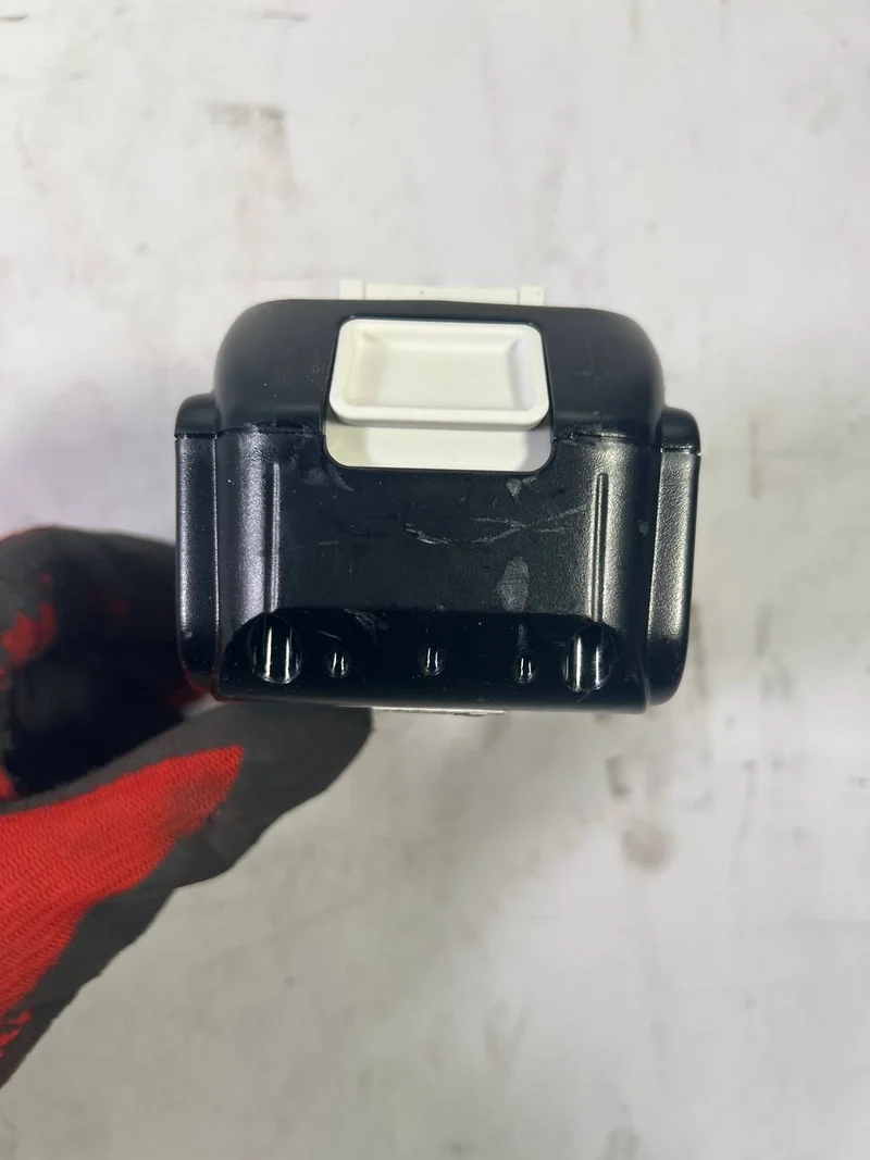 Makita BL 1850 B Li-Ion Akku 18V 5,0 Ah ( 197280-8 / 632f15-1 ) mit LED Anzeige - Gebraucht