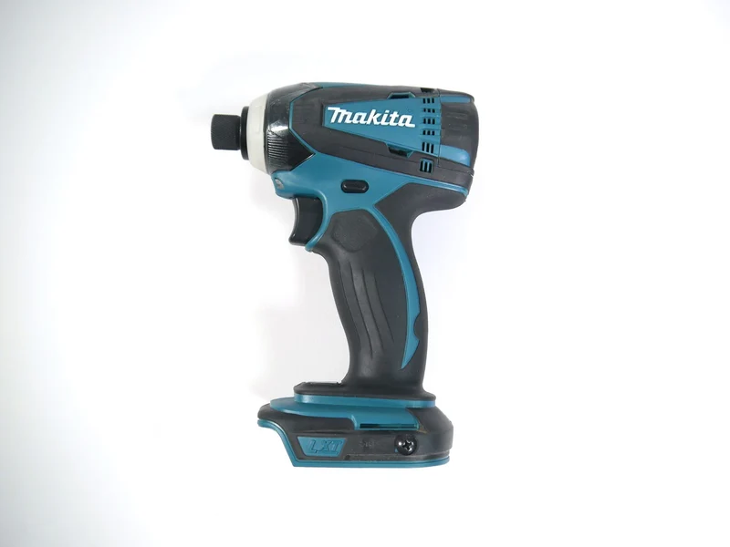 Makita DTD 146 Z 18 V Li-ion Akku Schlagschrauber Solo - nur das Gerät ohne Akku, ohne Ladegerät, ohne Koffer - Stark Gebraucht