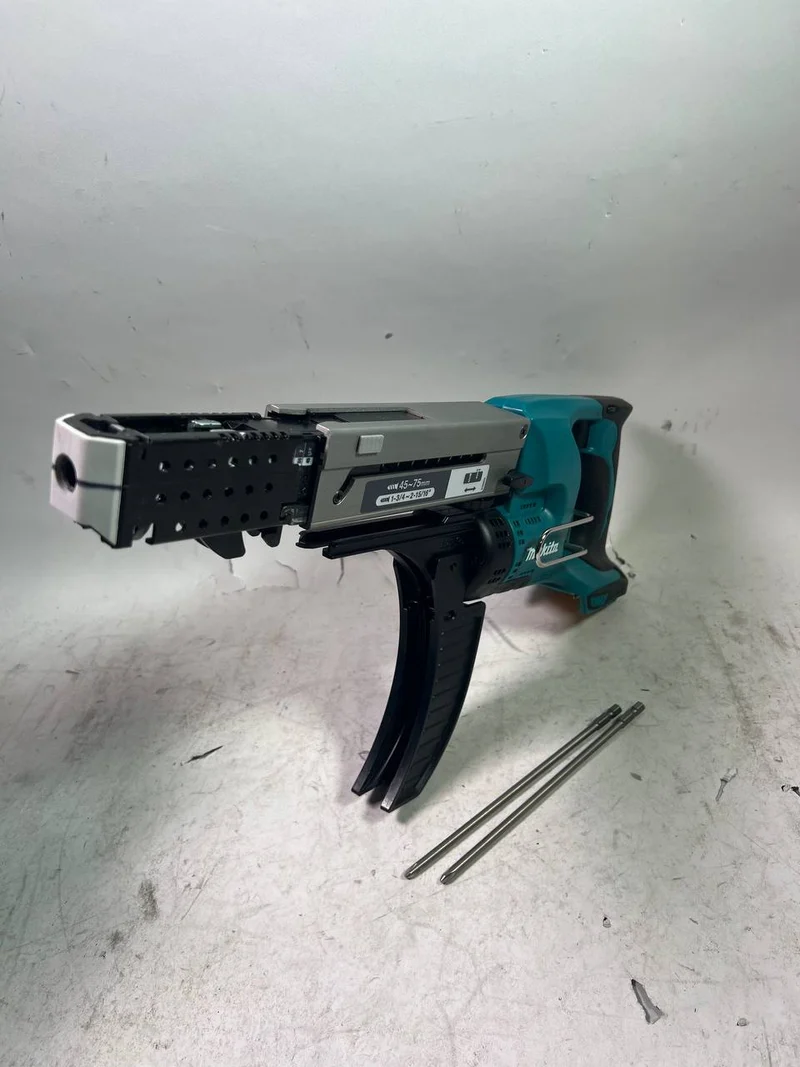 Makita DFR 750 Z Akku Magazinschrauber 18V 45-75mm Solo - Gebraucht